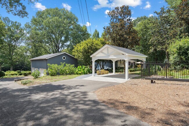 Building Photo - Gated versatile lifestyle property tucked into the heart of Tennessee’s most scenic countryside
