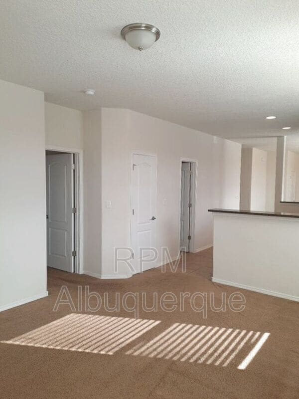 Building Photo - 2326 Vista de Colinas Dr SE