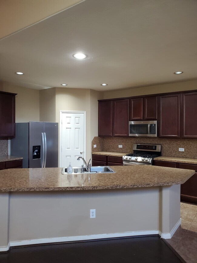 Building Photo - 16931 Creek Mountain Dr