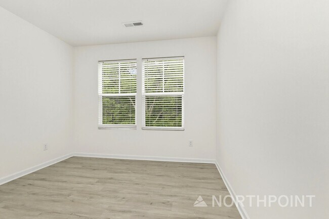 Building Photo - 4105 Snyder Dr