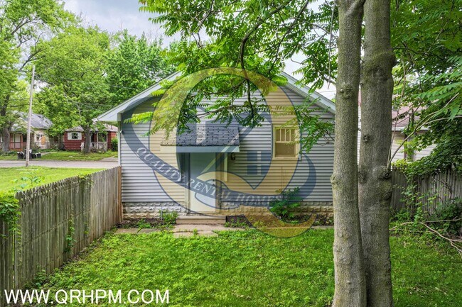 Building Photo - 1205 Pinehurst Ave