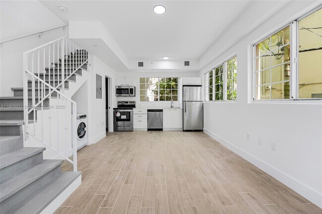 Building Photo - 1519 Pennsylvania Ave