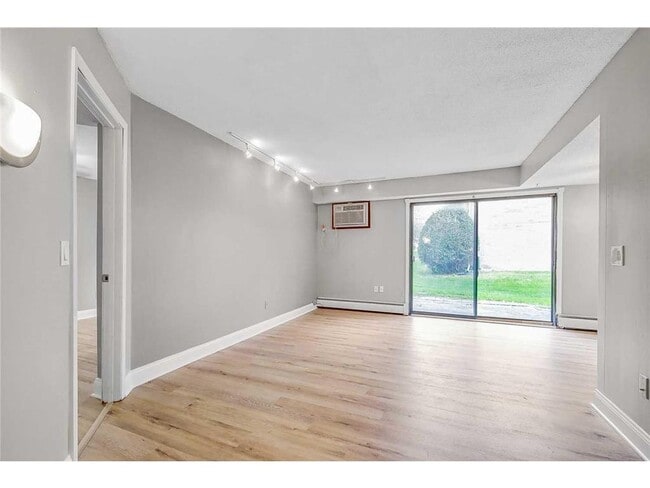 Building Photo - 831 Old Settlers Trail