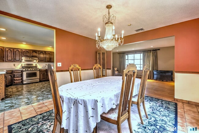 Building Photo - 4565 Madison Ave