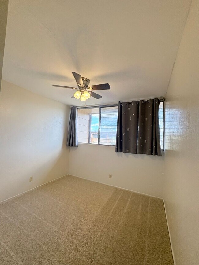 Building Photo - Partly Furnished 3-Bedroom, 2.5 Bath Townhouse at Kaholo Hale.  Pets Okay!