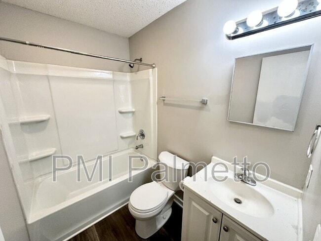 Building Photo - 522 Jasper St