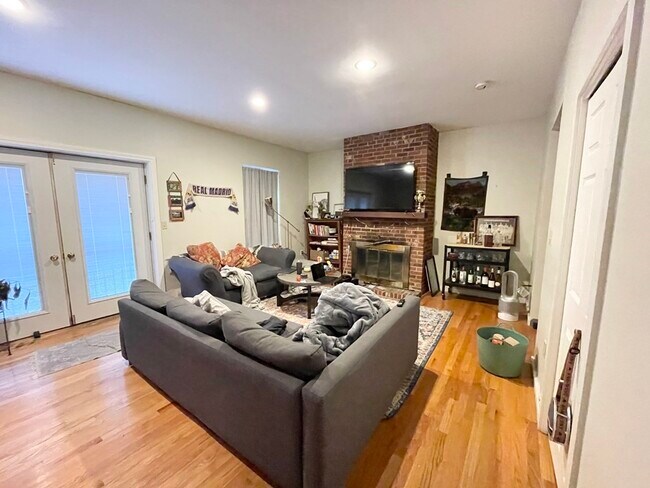 Building Photo - 660 Massachusetts Ave