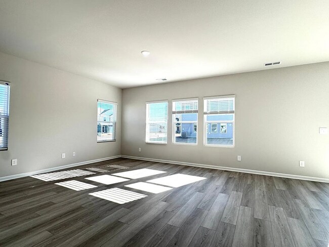 Building Photo - 4 Bedroom Single Family for Rent