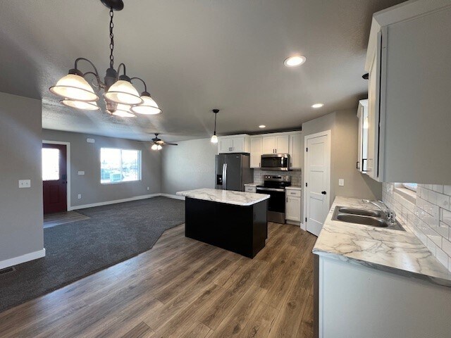 Building Photo - 671 Eagle Ct