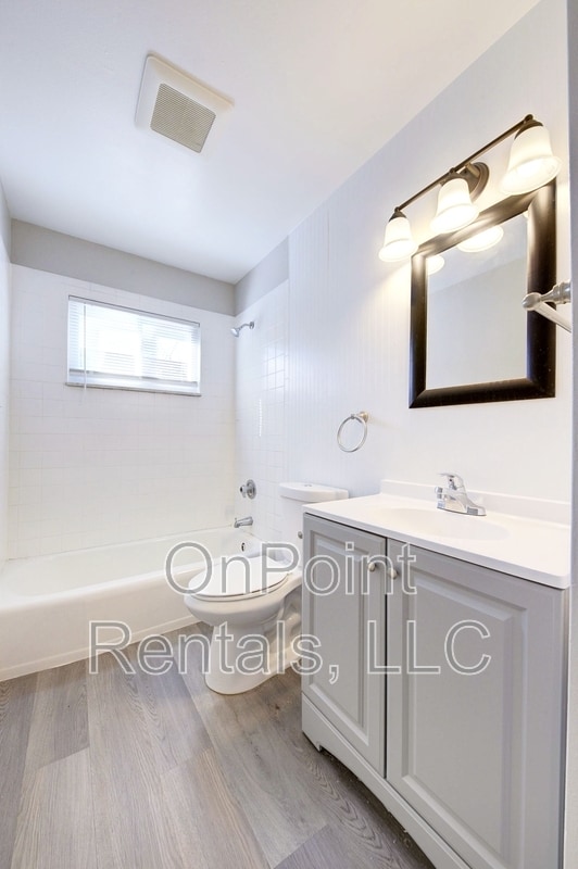 Building Photo - 15378 Wormer Ave