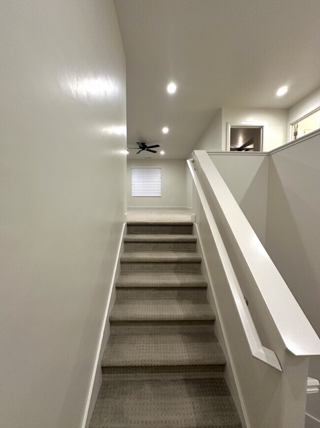 Building Photo - “St. George, Aspen Estates: 5 spacious bed...