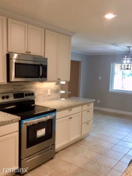 Building Photo - 3 br, 2 bath House - 13590 Rolling Hills Dr