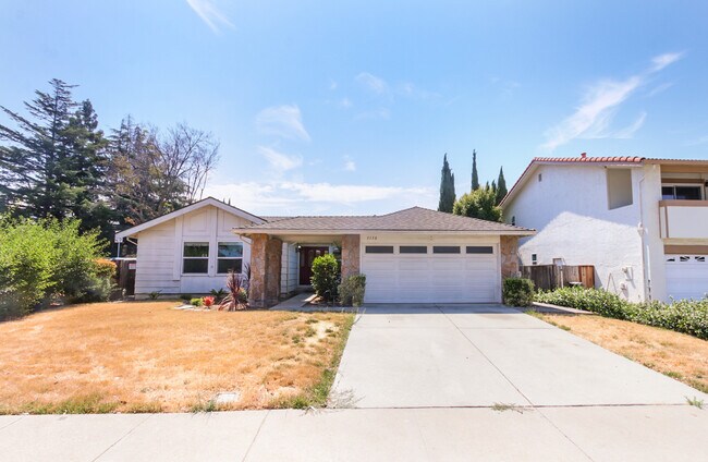 Building Photo - 3 bedroom 2 bath home on a corner Lot