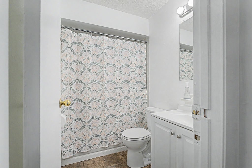 Building Photo - 3080 S Clematis Way