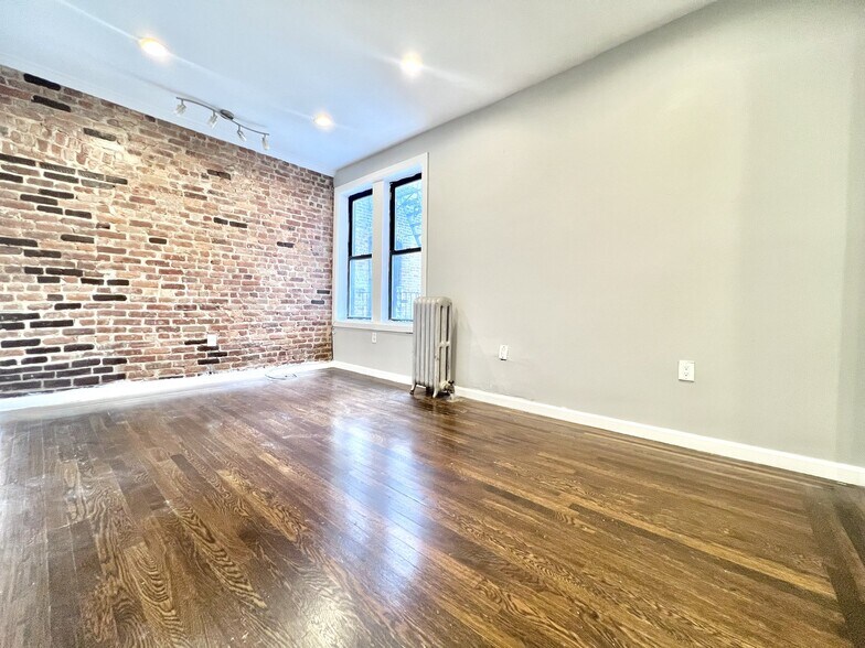 Building Photo - 541 W 150th St