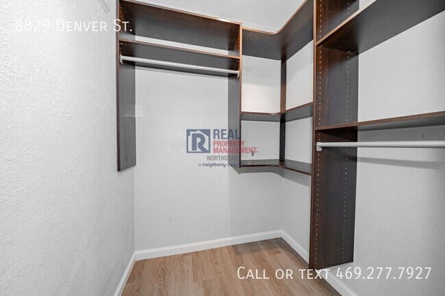 Building Photo - 8829 Denver St