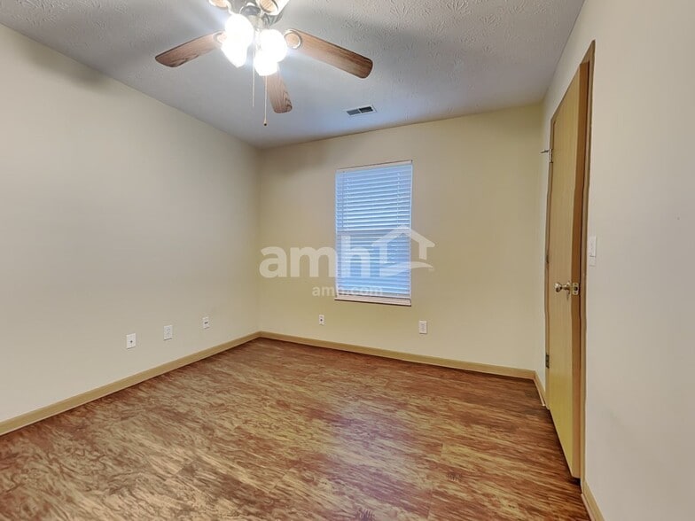 Building Photo - 12 Mynah Dr