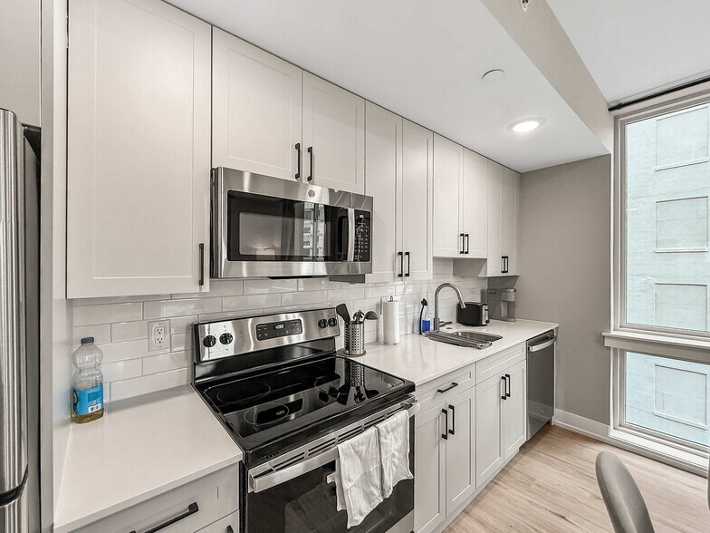 Building Photo - 626 N Delaware Ave