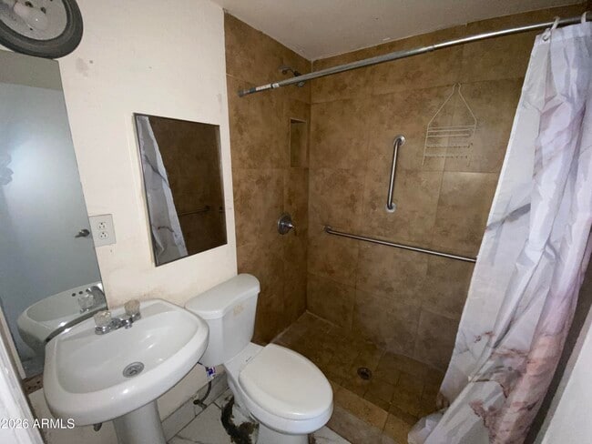 Building Photo - 575 N Delaware St