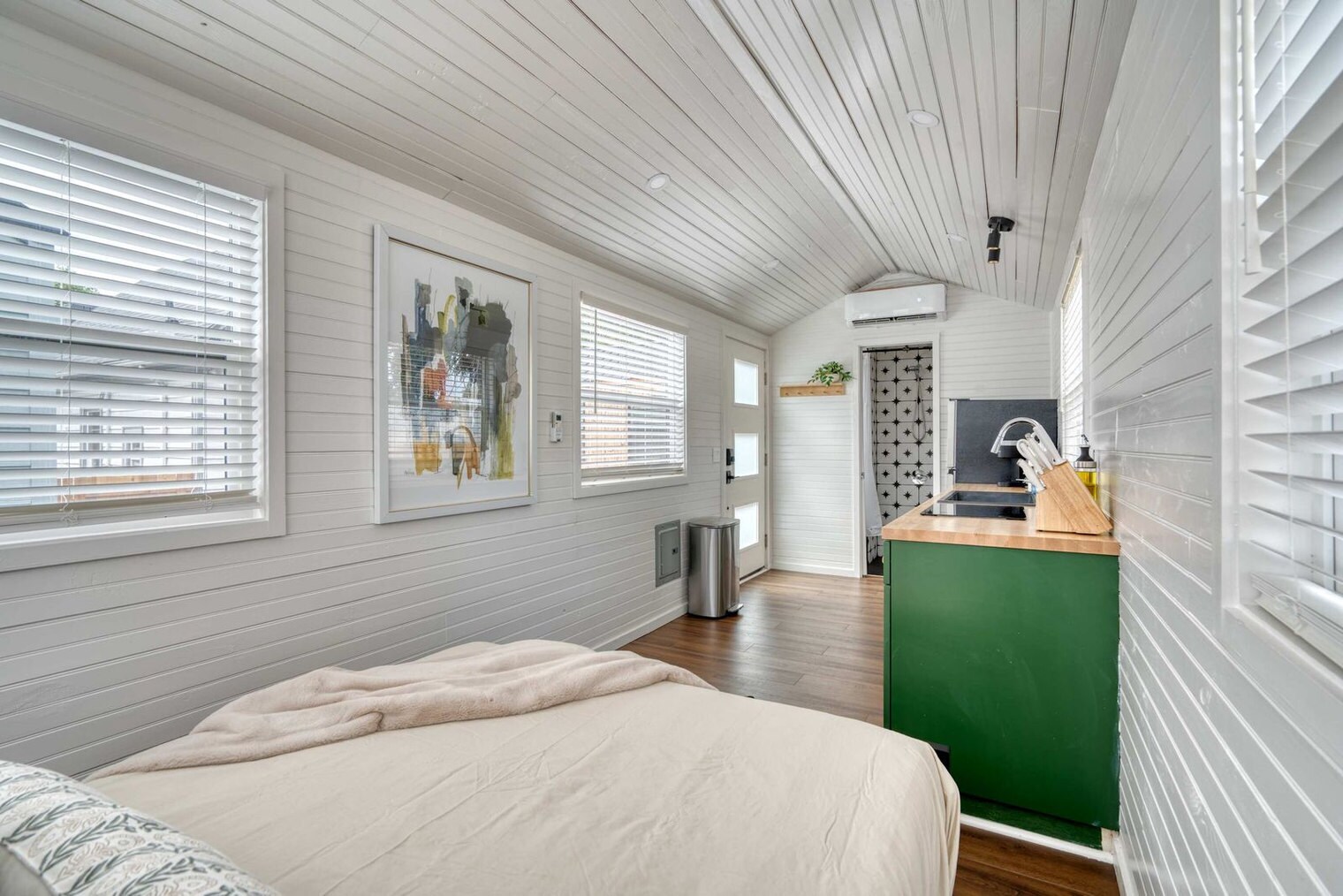 Building Photo - 4128 N Montana Ave