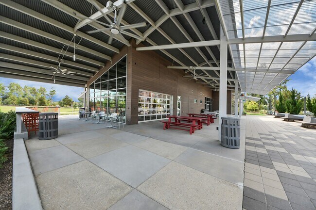 Building Photo - 17770 Misty Brk Ln