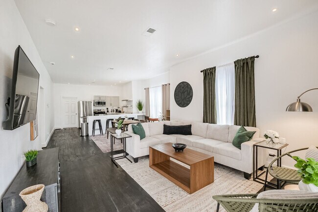 Building Photo - 3309 Webster St