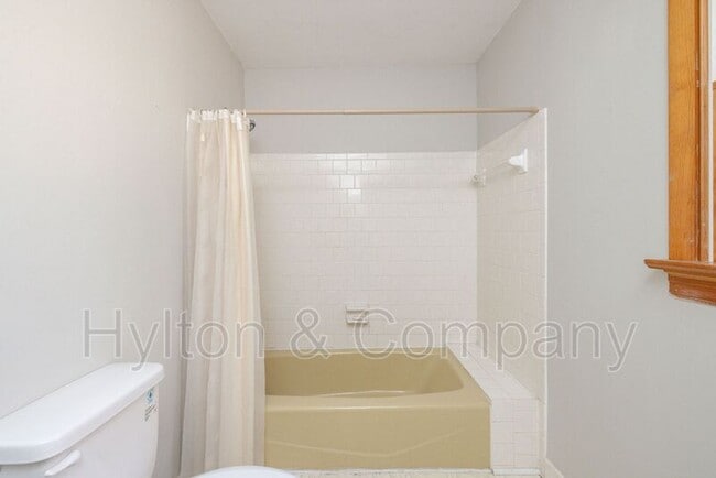 Building Photo - 5110 New Kent Hwy