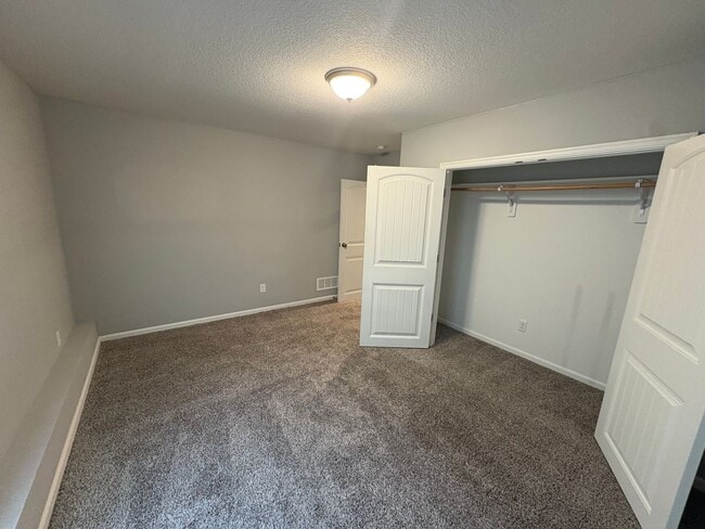Building Photo - 705 Poplar Cir