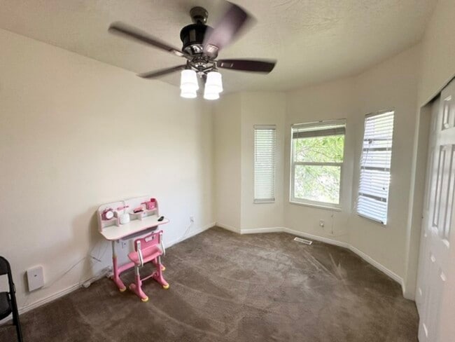 Building Photo - 1563 W Turtle Dove Ln