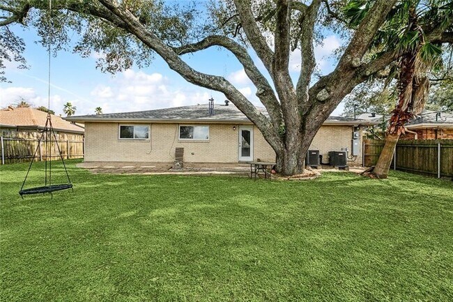 Building Photo - 3512 James Dr