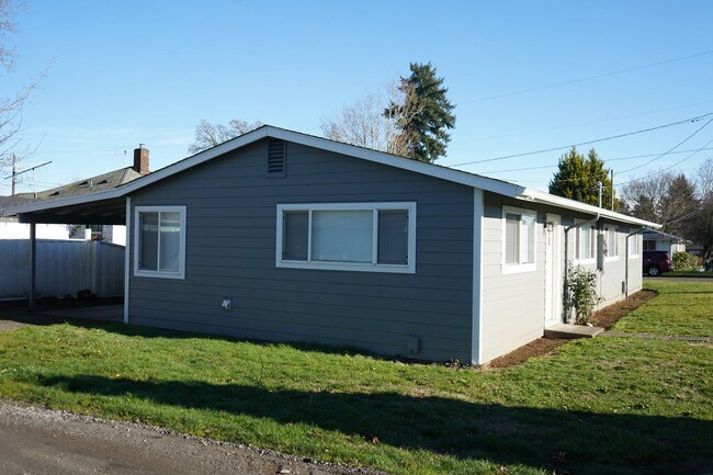 Building Photo - 1410 E 30th St