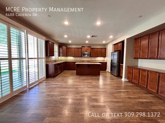 Building Photo - 6488 Cadenza Dr