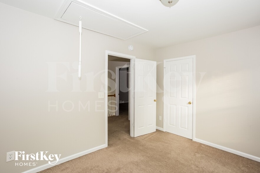 Building Photo - 10444 Henbane Ct