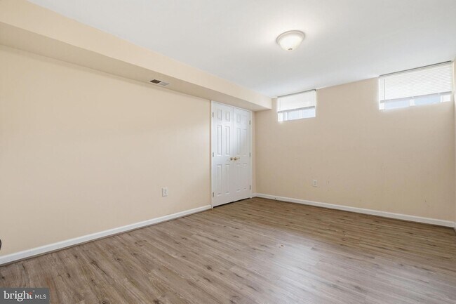Building Photo - 10205 Balsamwood Dr