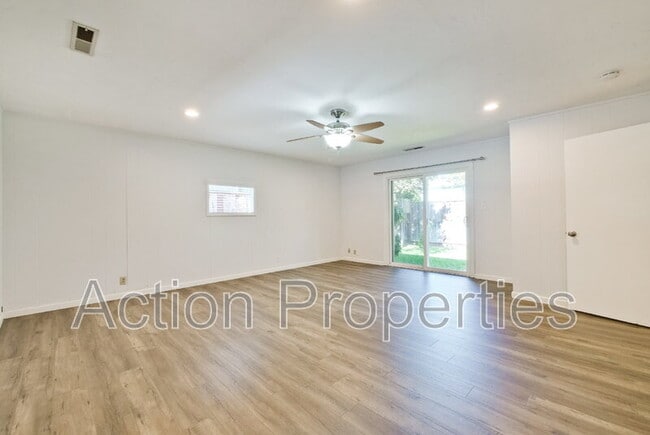 Building Photo - 1034 Tulane Dr