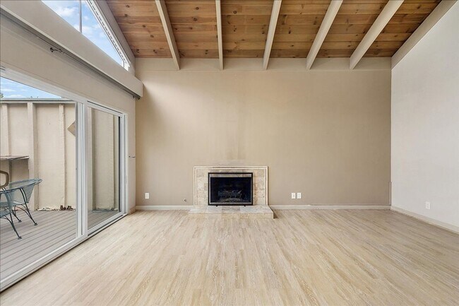 Building Photo - 2063 Whitehall Pl