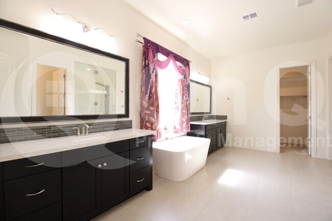 Building Photo - 1781 E Aster Pl
