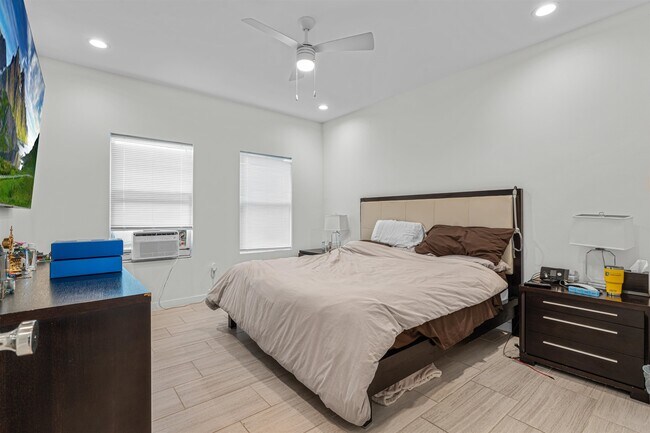Building Photo - 409 Deer Path Lp