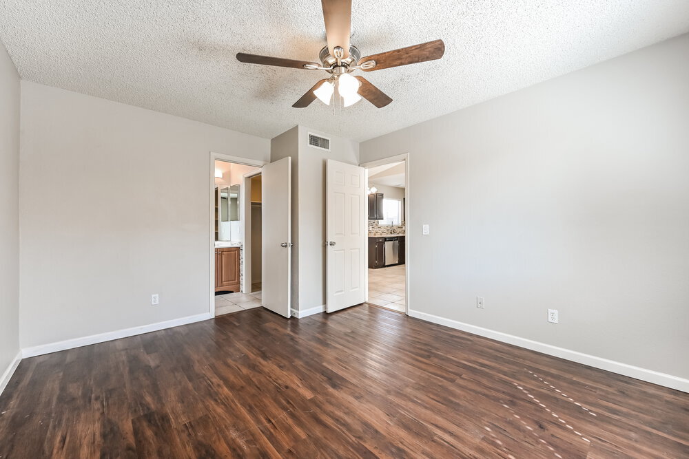 Building Photo - 4713 W Menadota Dr