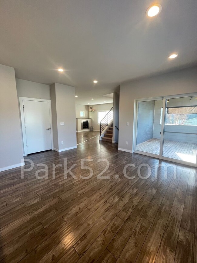 Building Photo - $250 Off 1st Full Month’s Rent! Beautiful ...