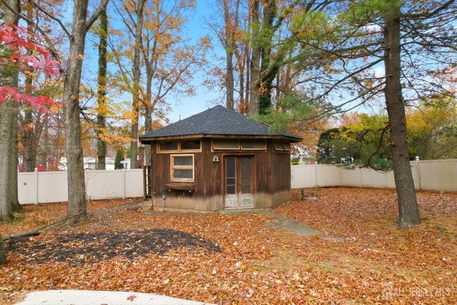 Building Photo - 28 Southfield Rd