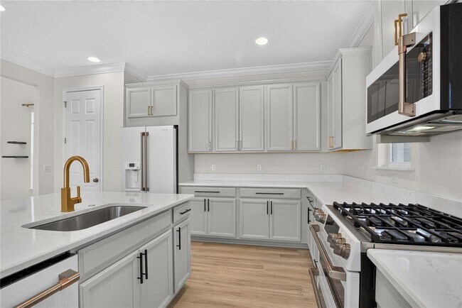 Building Photo - 15382 Arcadia Blf Lp