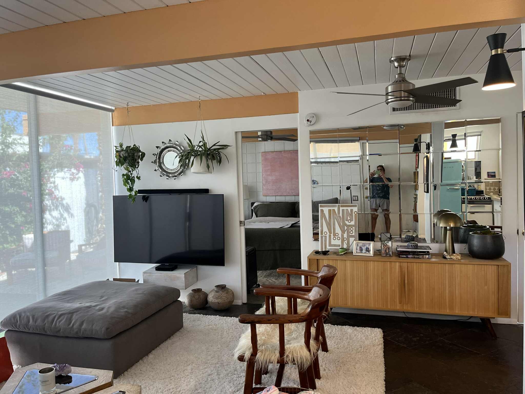 Building Photo - 1111 E Palm Canyon Dr