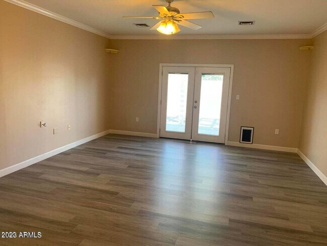 Building Photo - 557 S Sunwood Cir