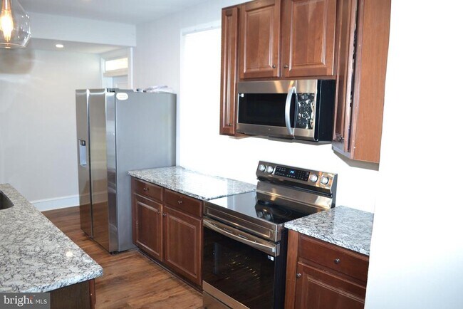 Building Photo - 200 W All Saints St