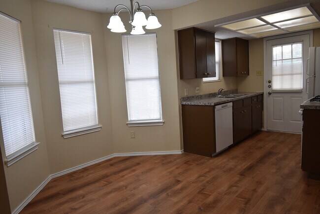 Building Photo - Four Plex