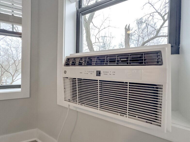 Building Photo - 373 Hazel Ave