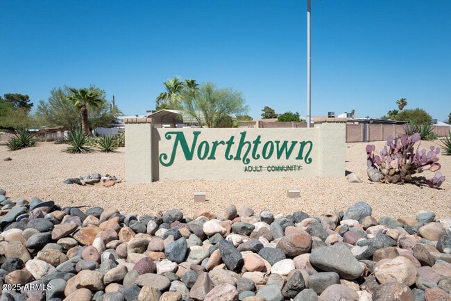 Building Photo - 2136 E Betty Elyse Ln