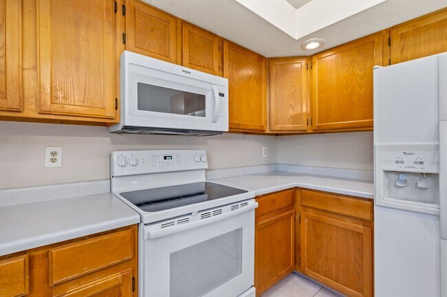 Building Photo - 718 Justice Dr