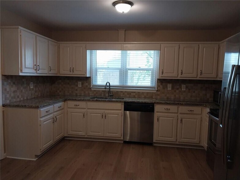 Building Photo - 4820 Westbourne Dr